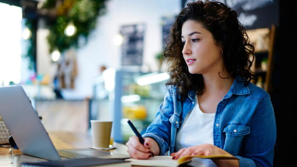 forzety computer girl